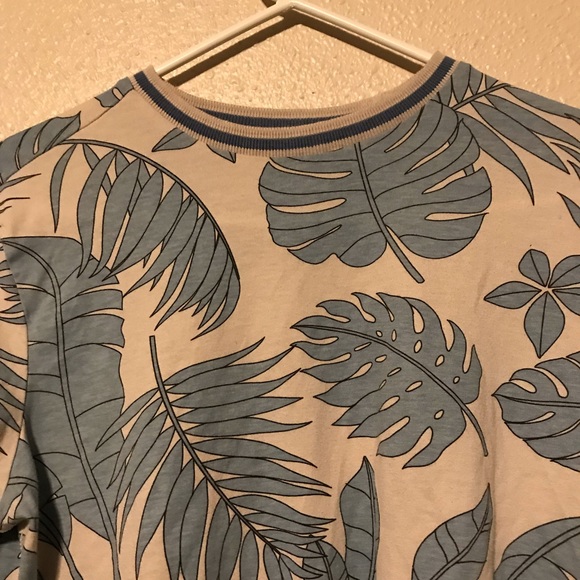 Free Planet Tee. Small. - Picture 3 of 4